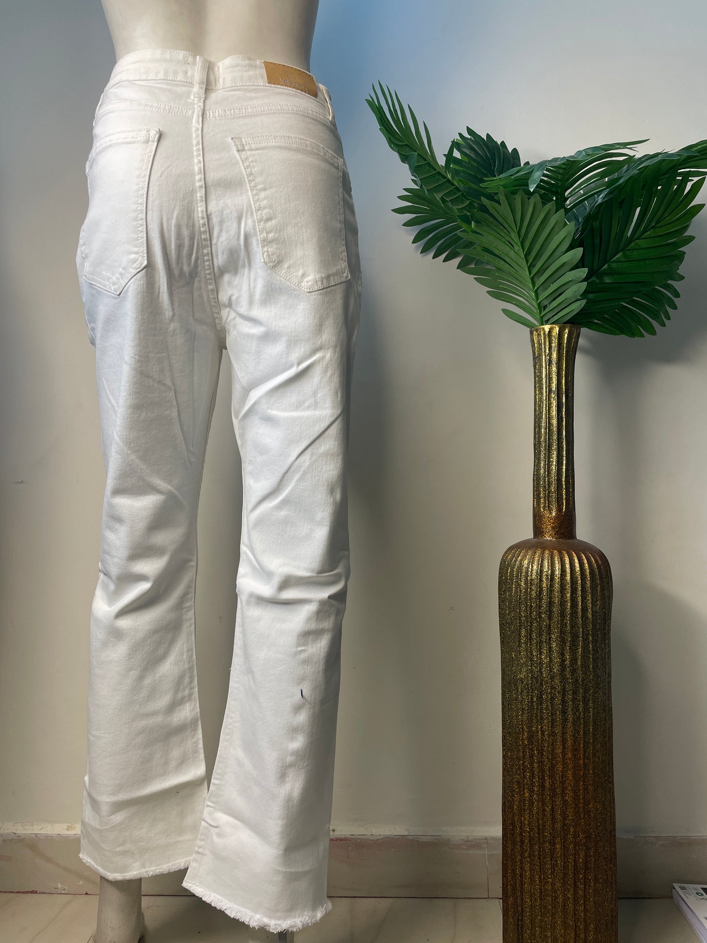 White bootcut(ankle length)820