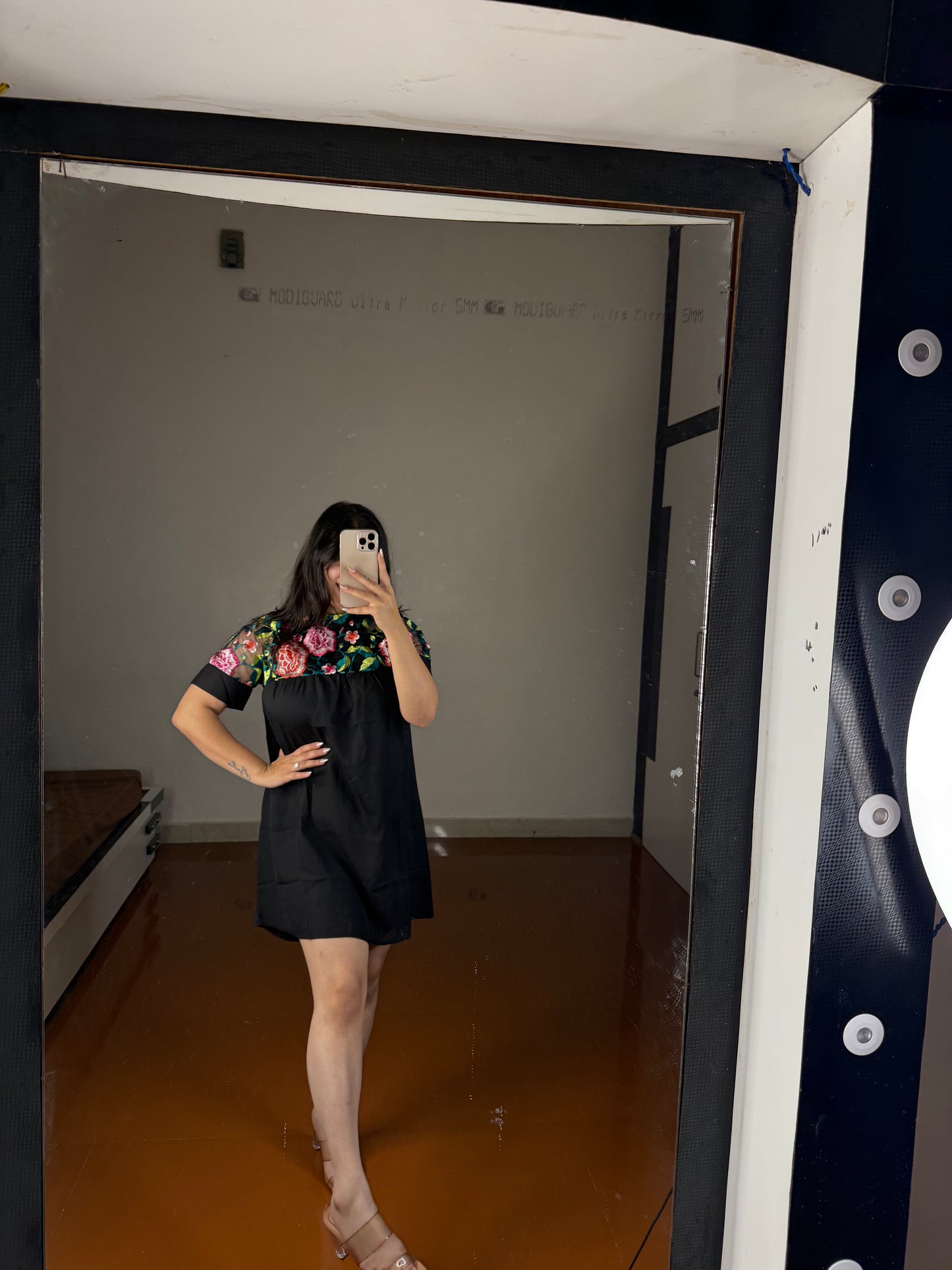 Short embroidery dress