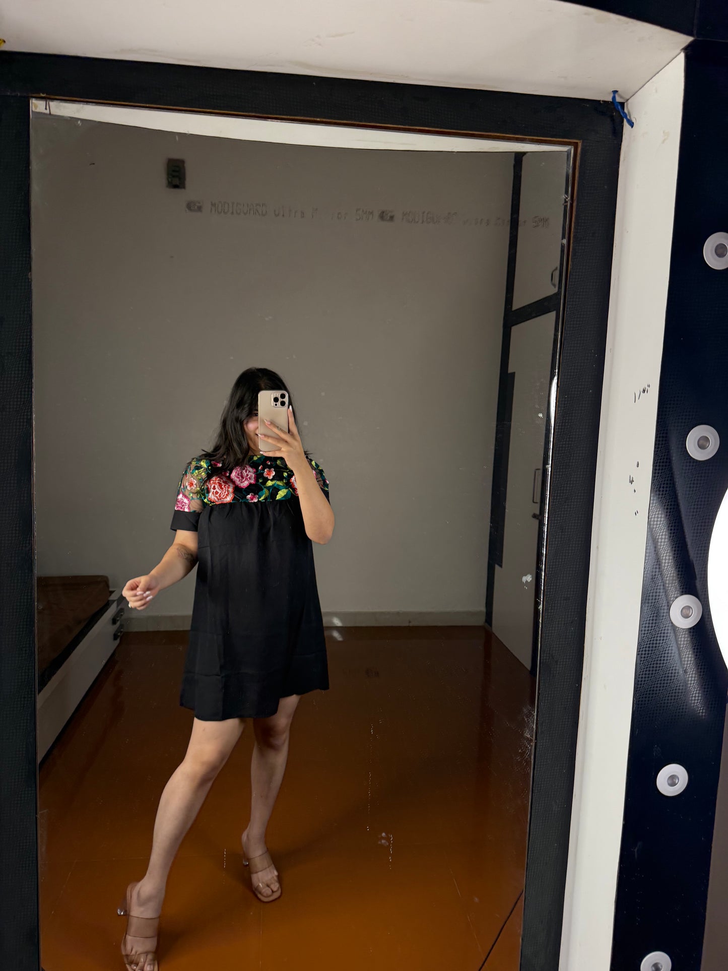 Short embroidery dress