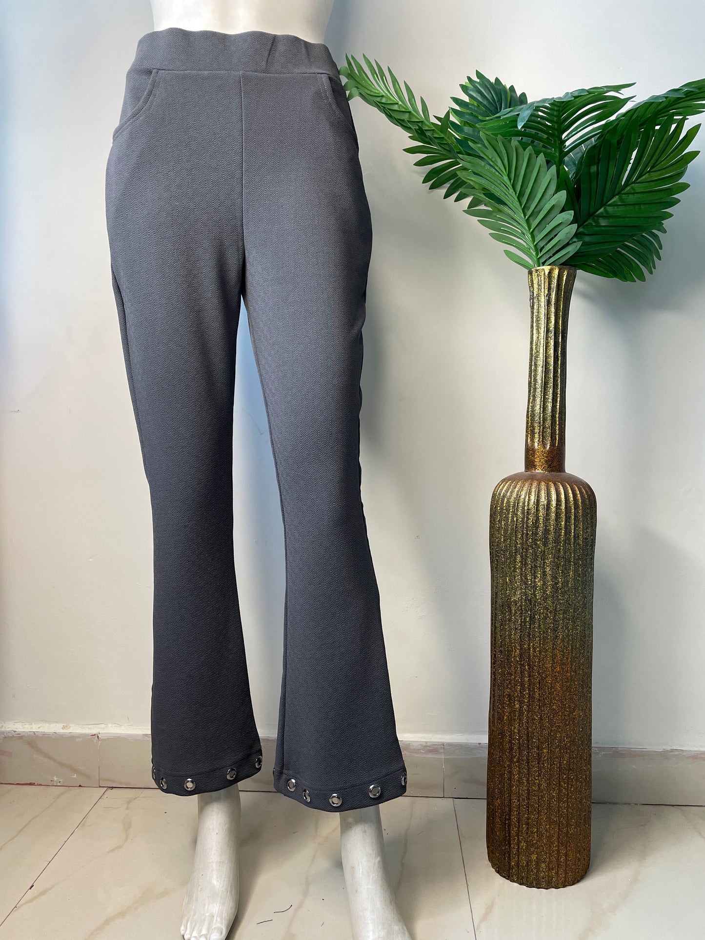 Strechable pants with pockets
