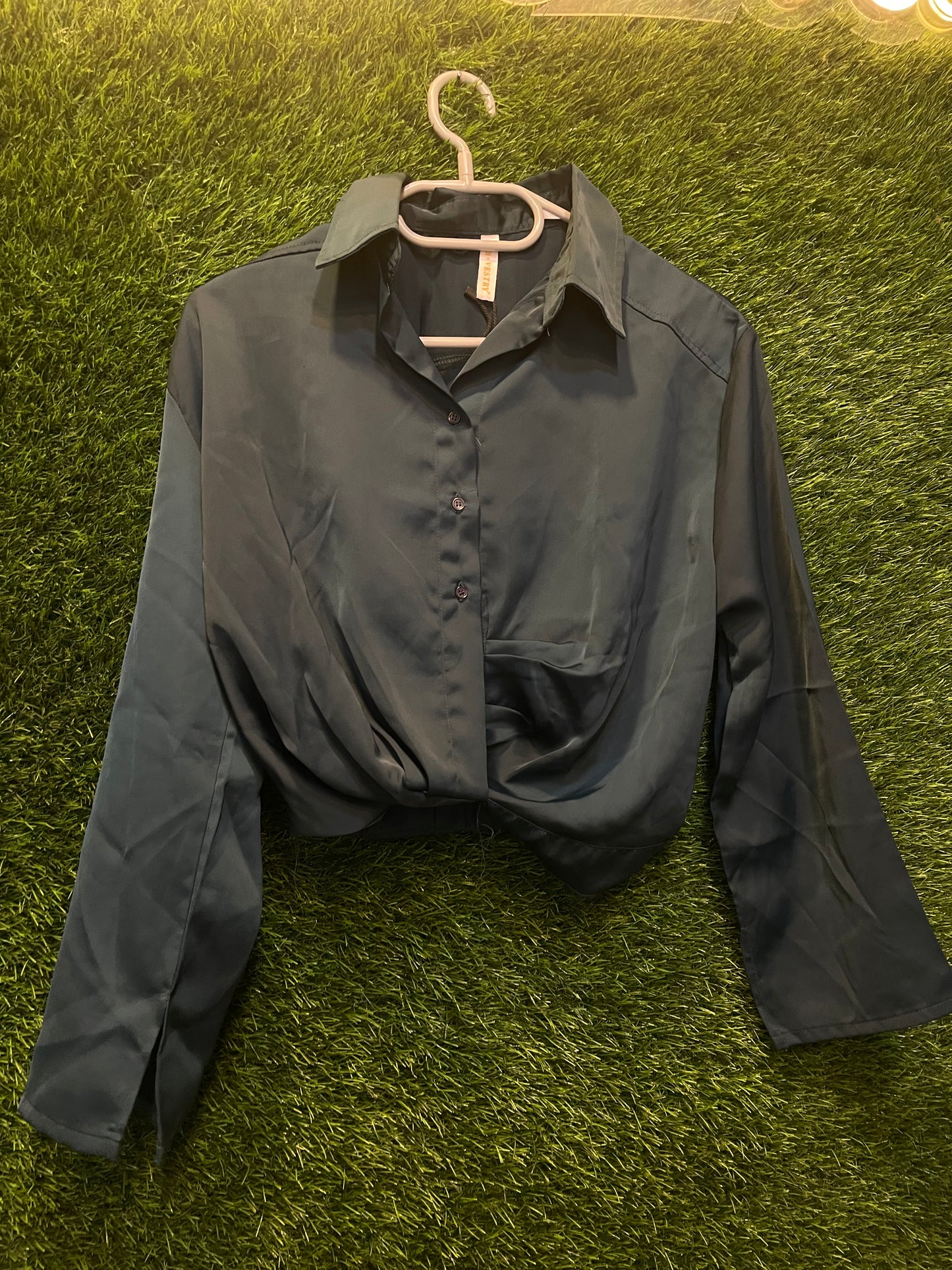 Green long sleeves top