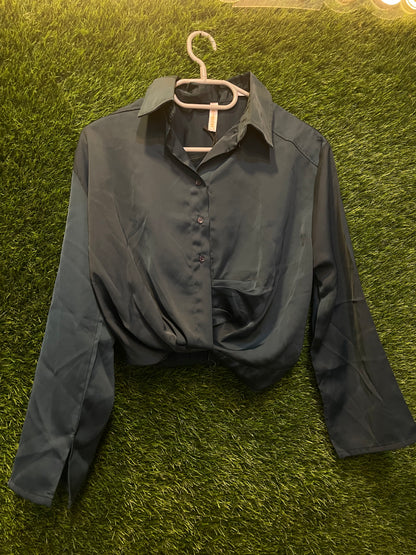 Green long sleeves top