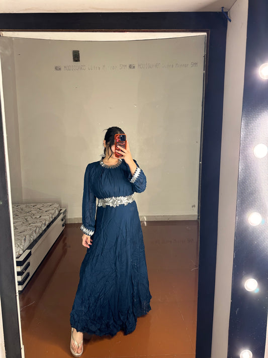 Blue gown with tube light belt