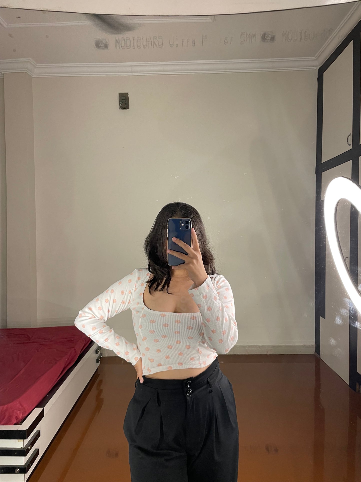 Floral crop top deep neck