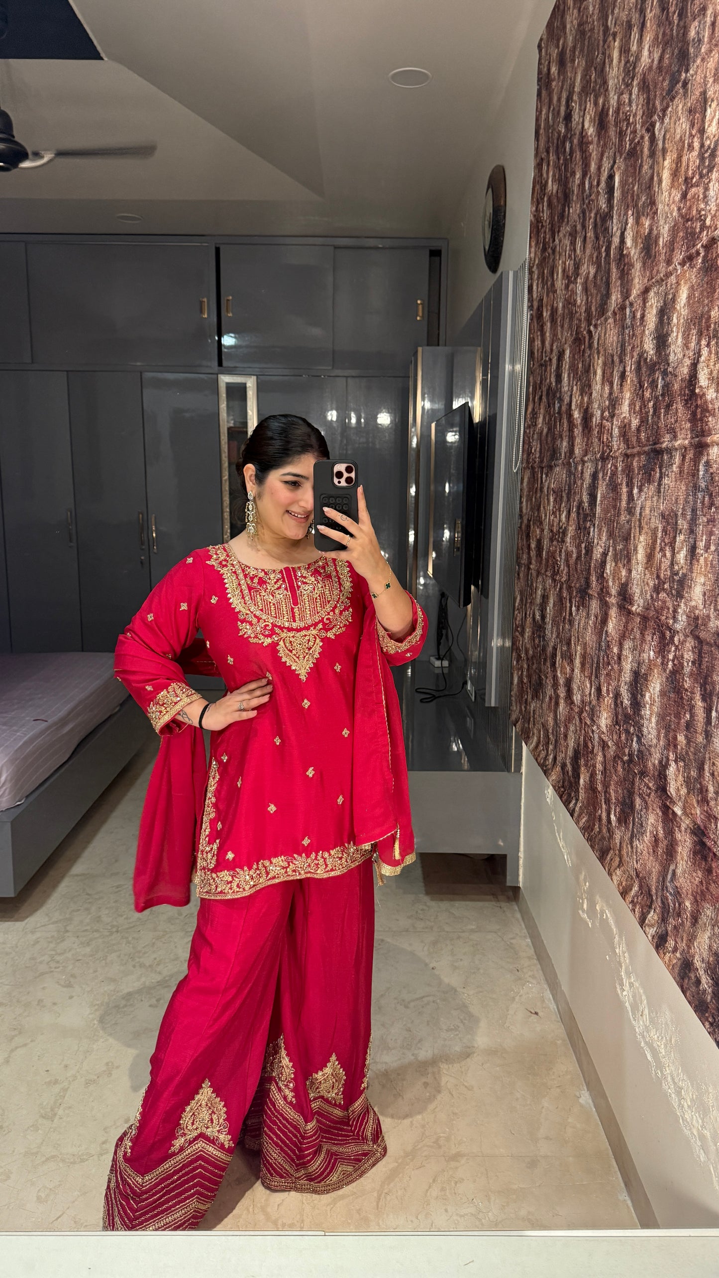 Saanvi suit set