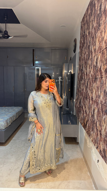 Aaina Kurta set