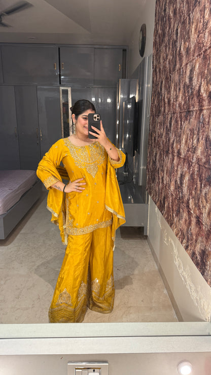 Saanvi suit set