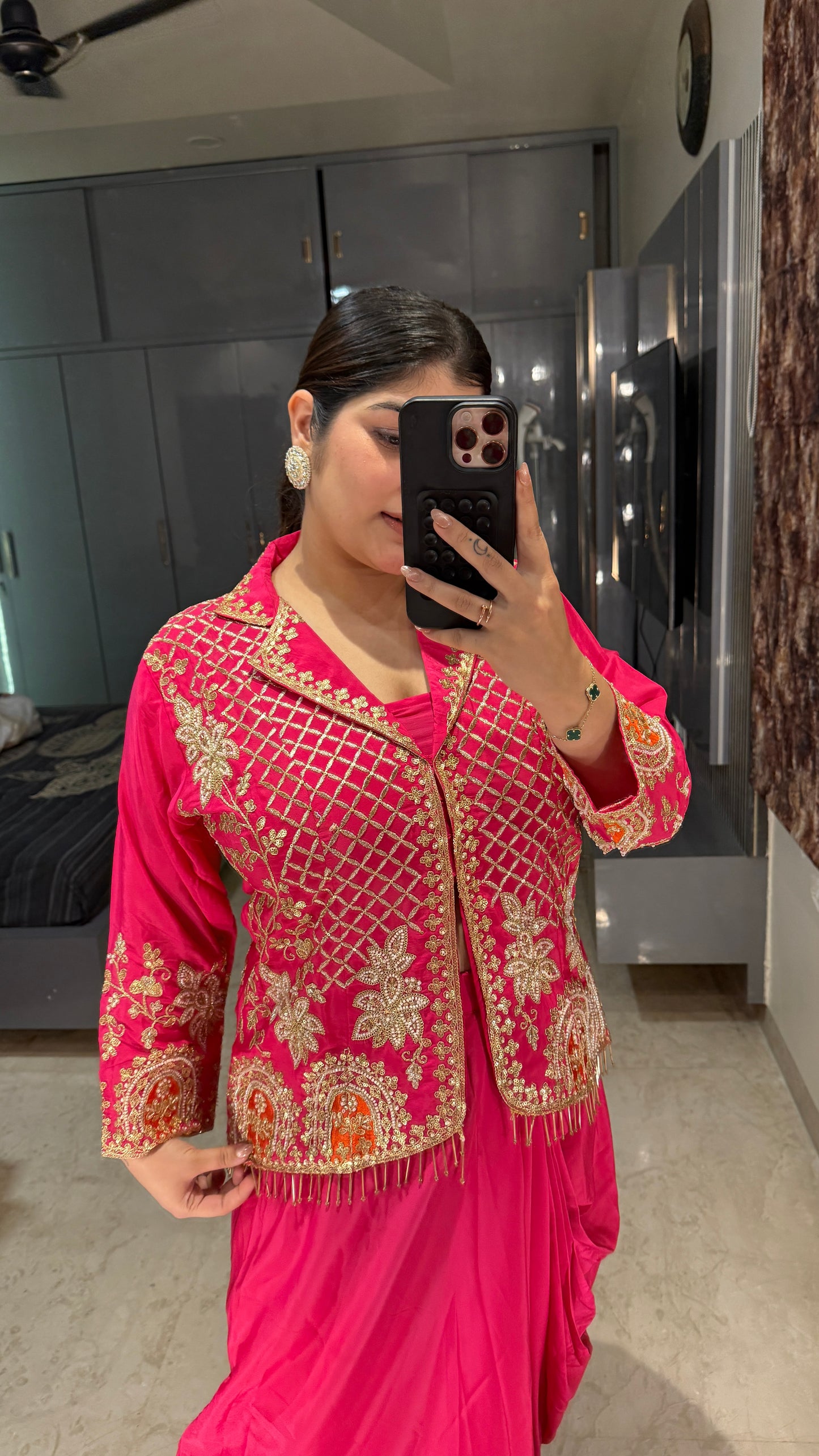 Myra outfit