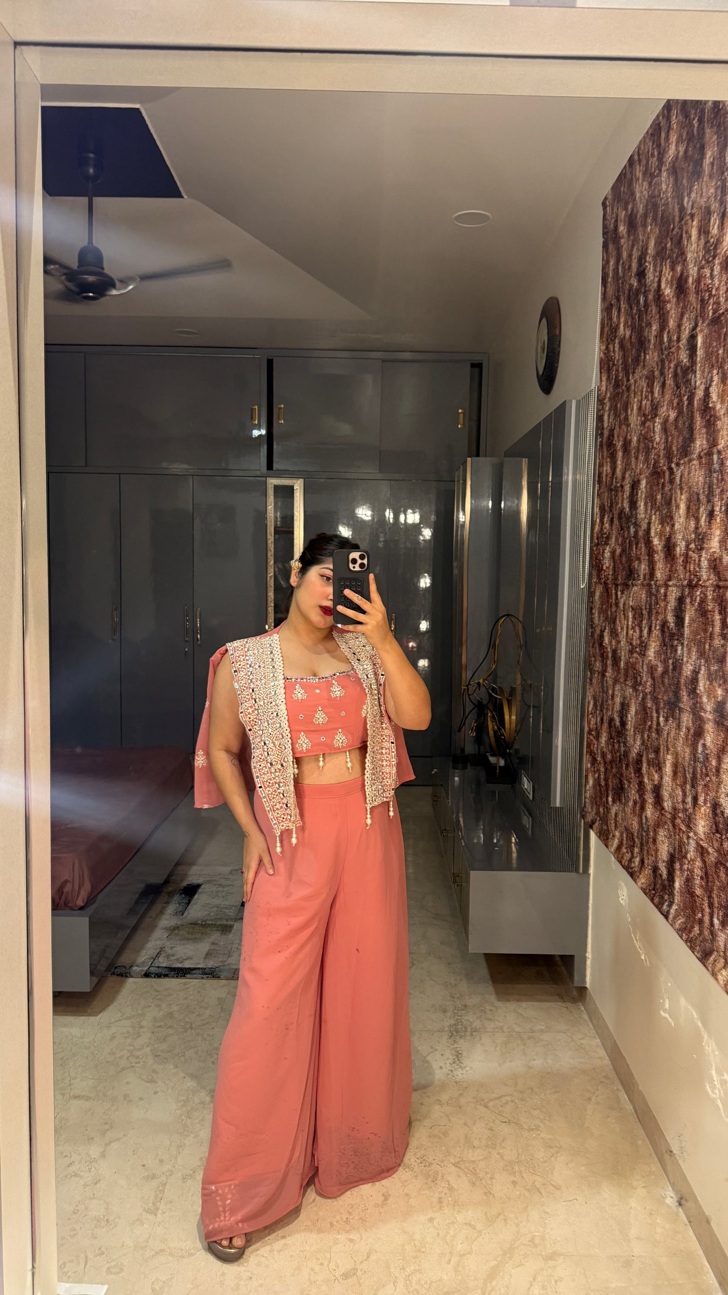 Tisha set(color lighter than the picture)