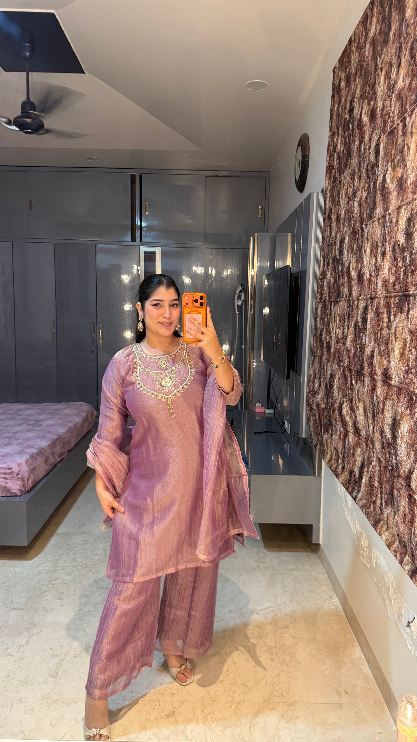 Zubaida set