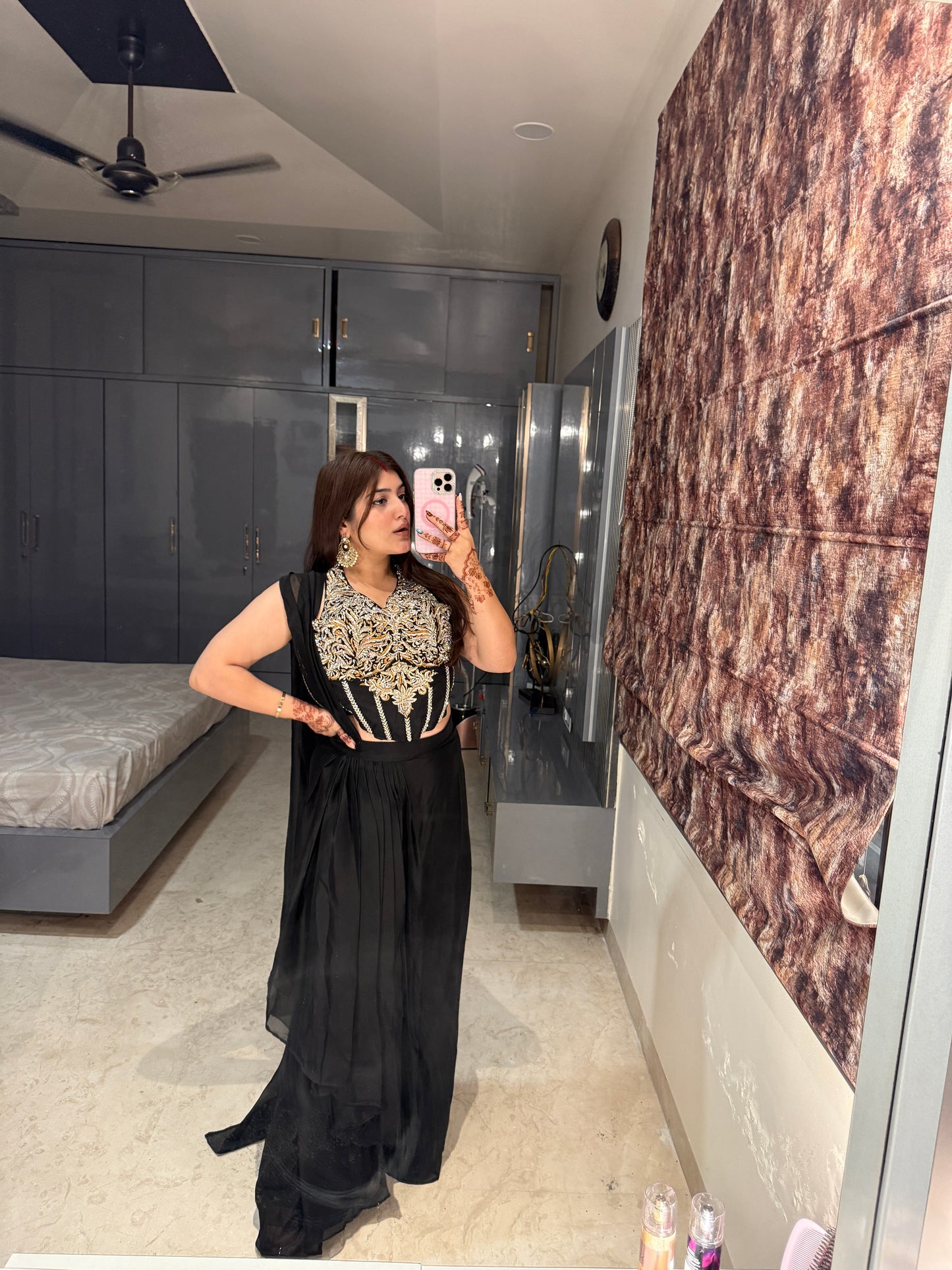 Corset detail saree(black)