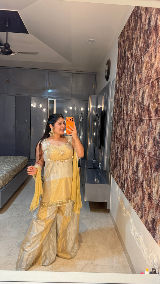 Mehfil outfit