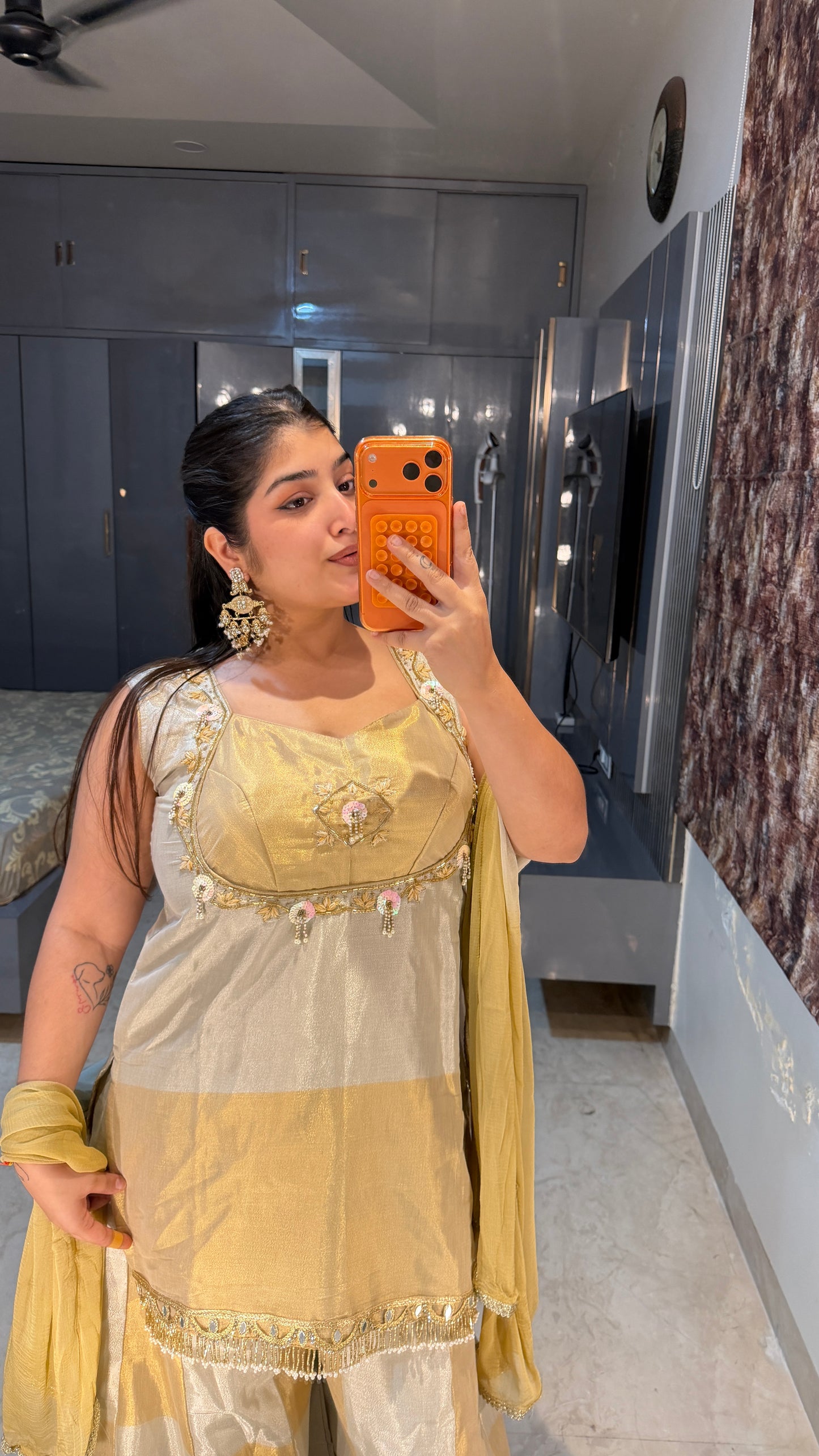 Mehfil outfit
