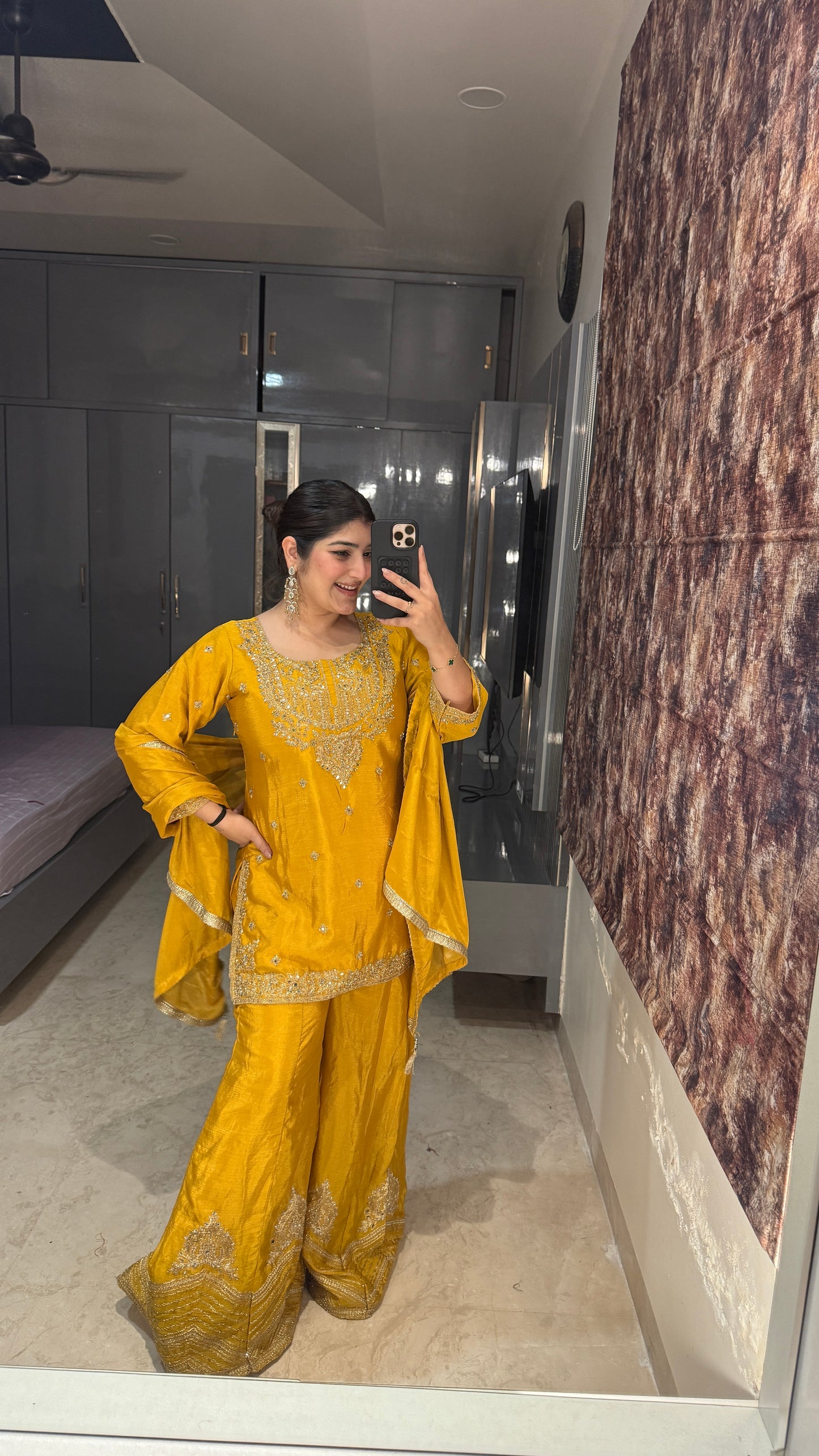 Saanvi suit set