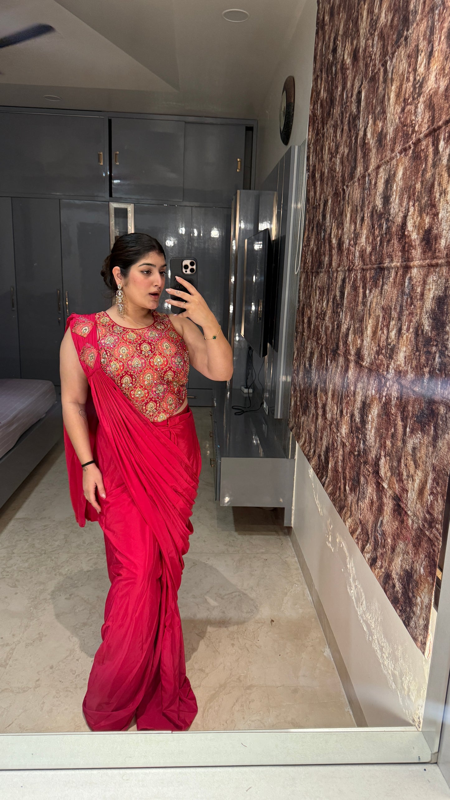 Gulaabi saree