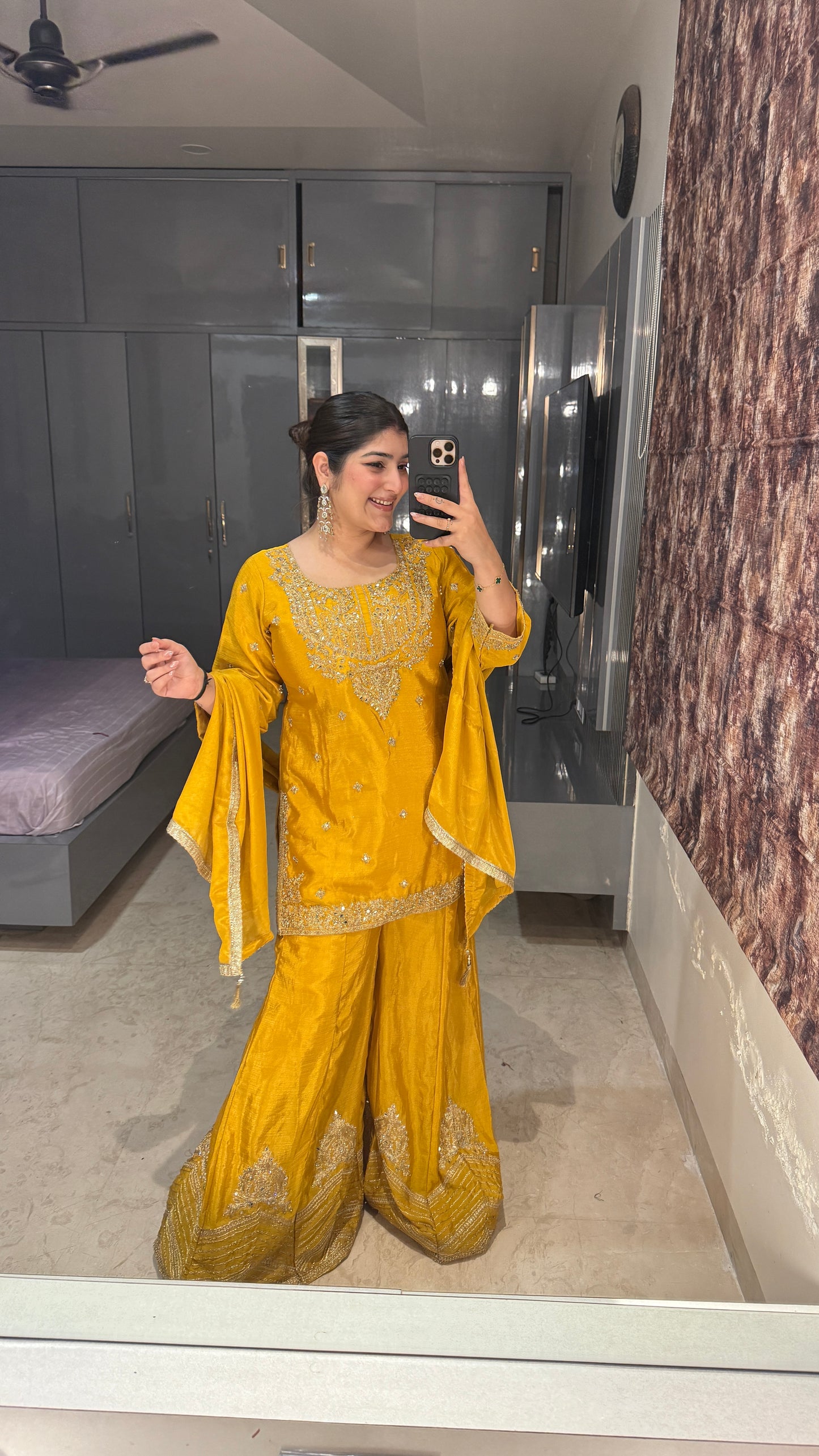 Saanvi suit set