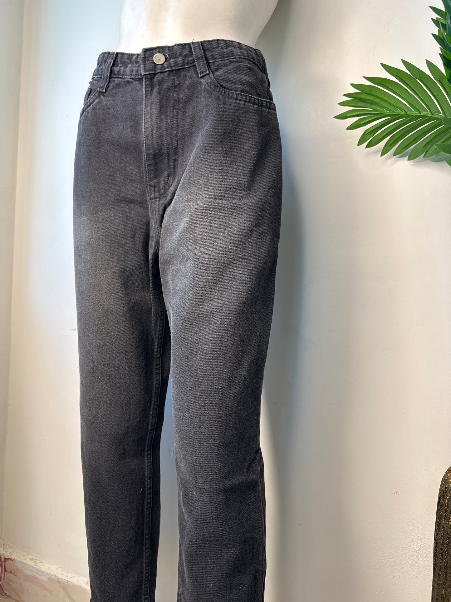 Charcoal mom fit femina denims