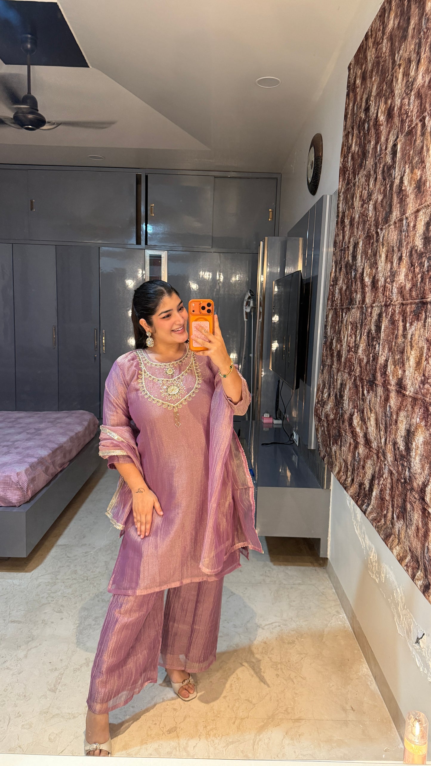 Zubaida set