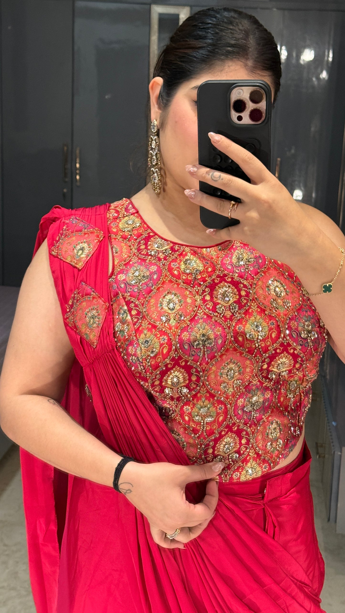 Gulaabi saree
