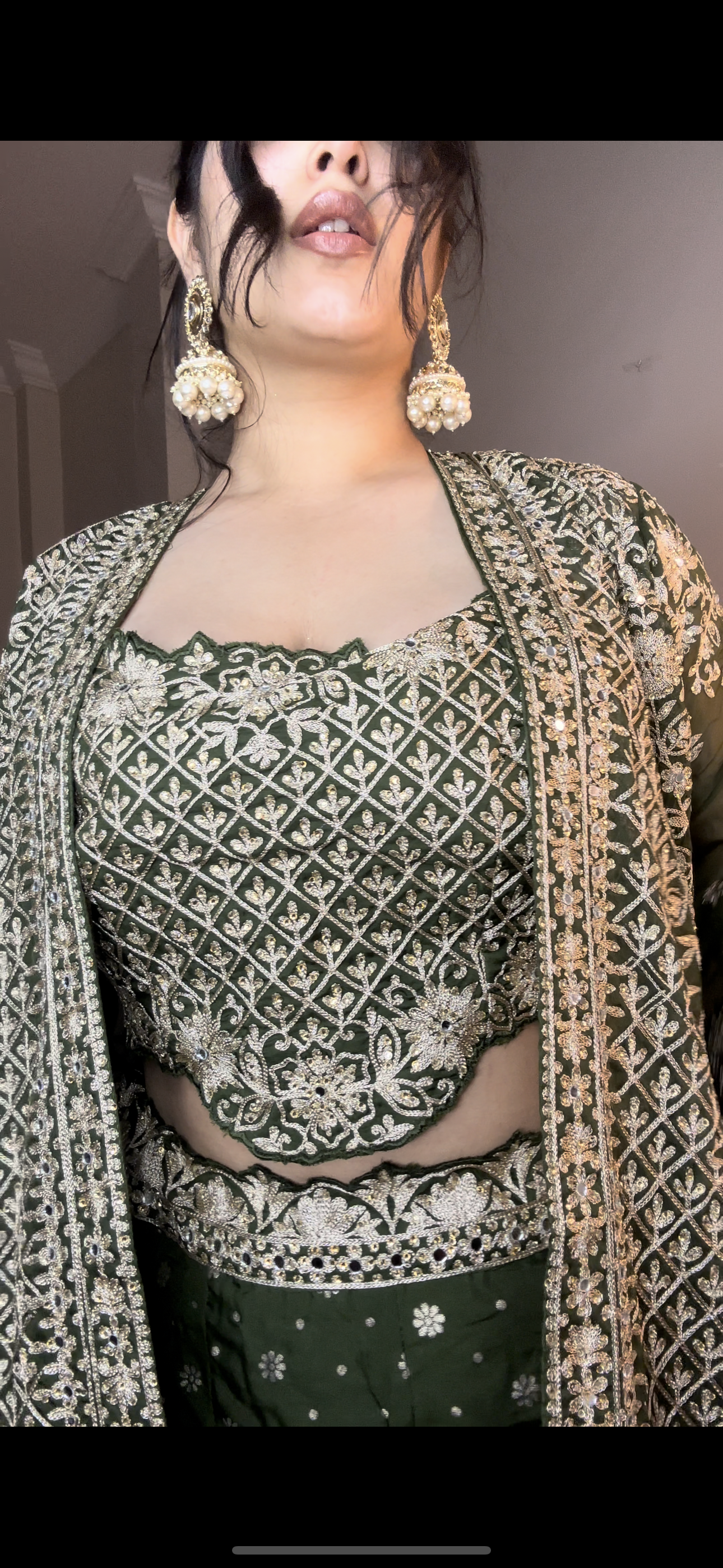 Ruhi lehenga