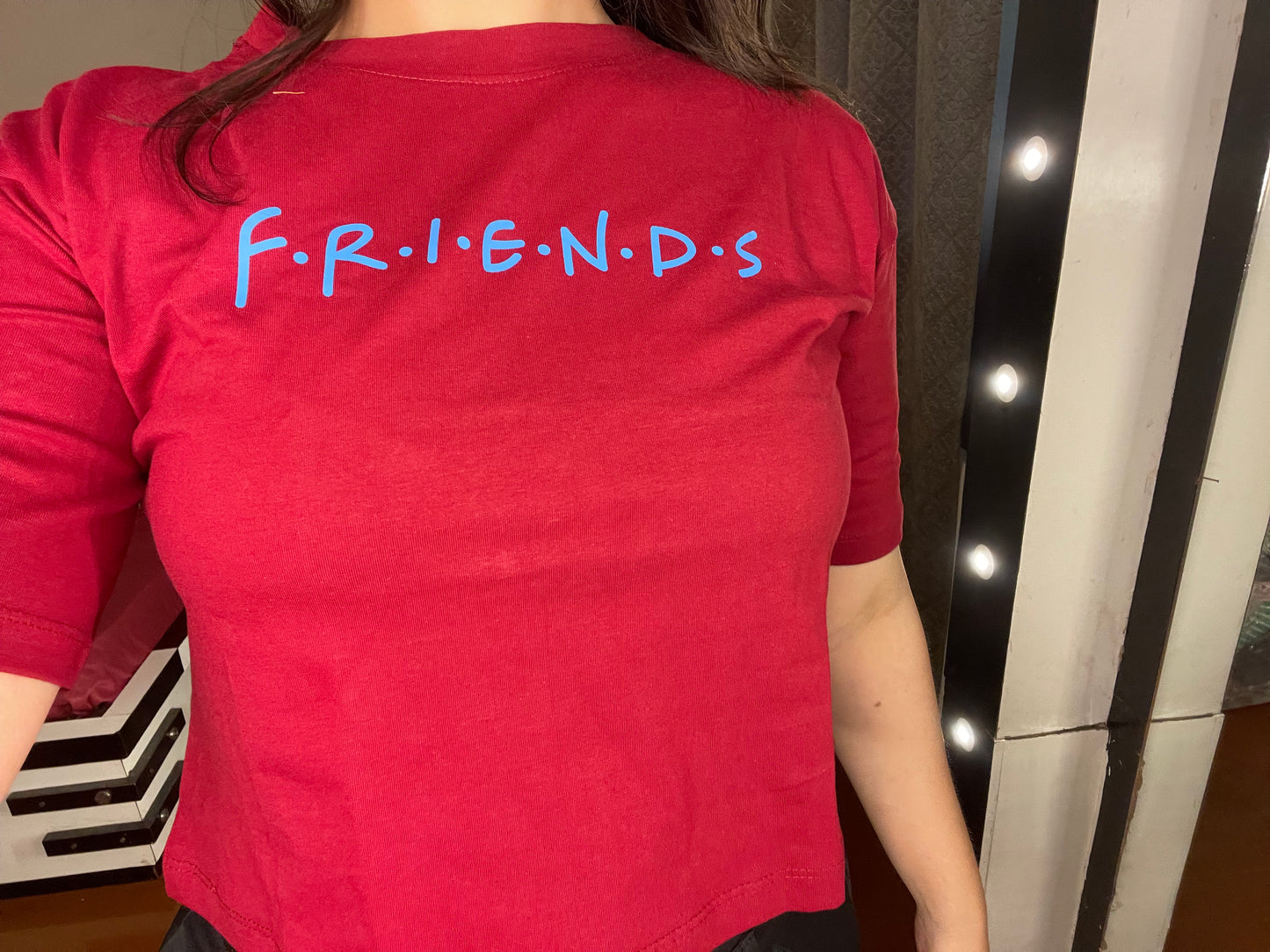 Friends crop tee