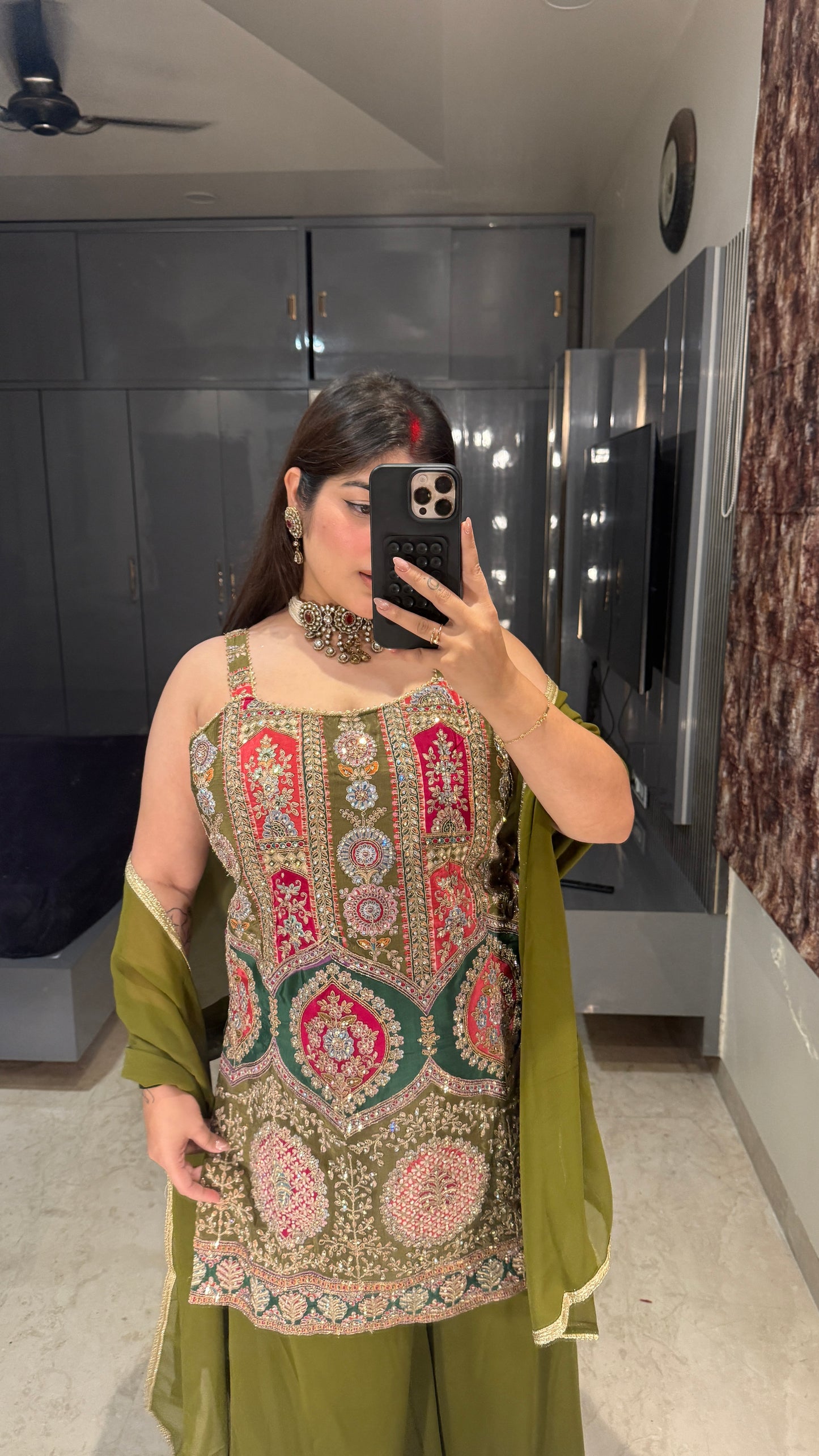 Maahi set