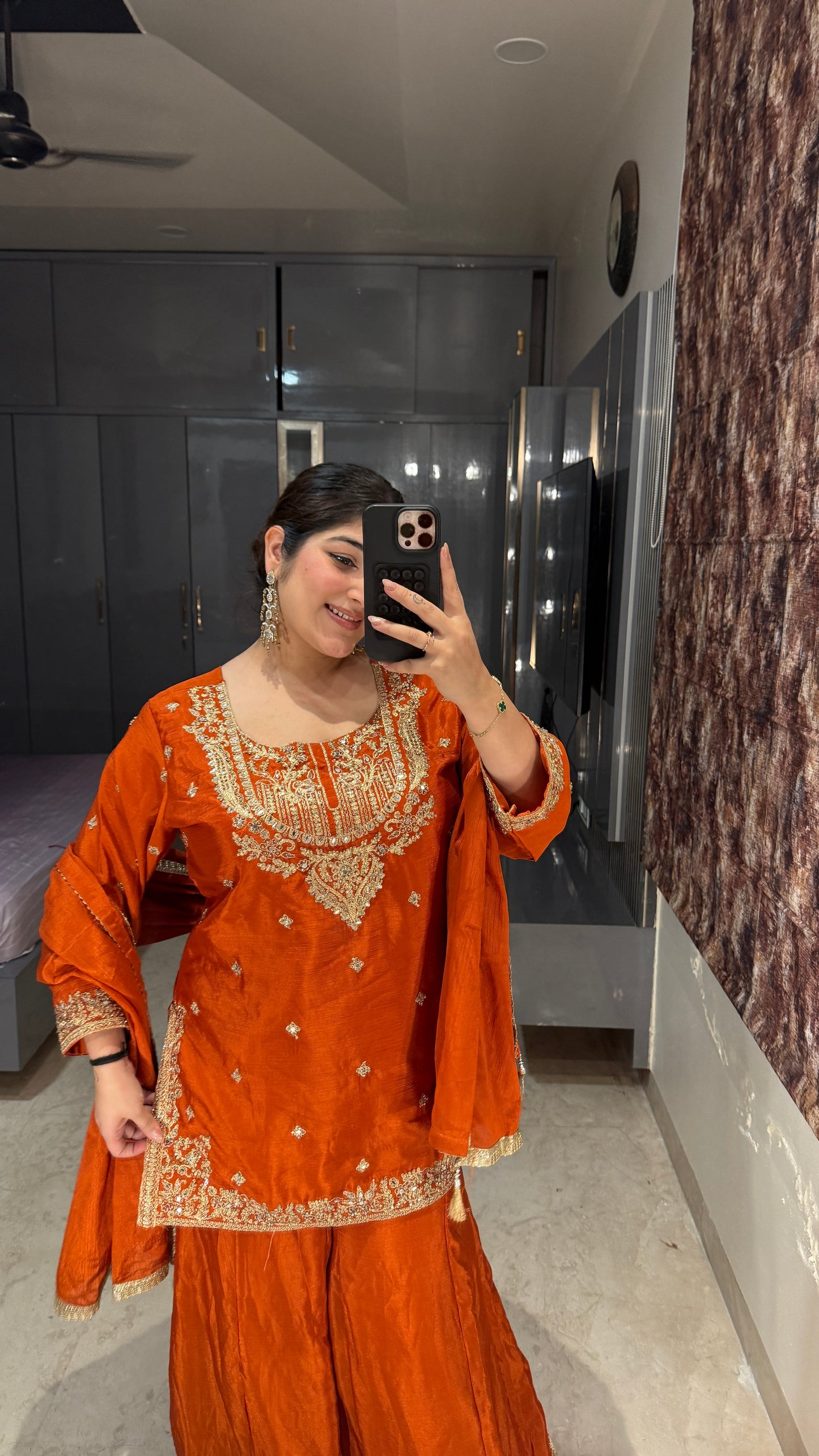 Saanvi suit set