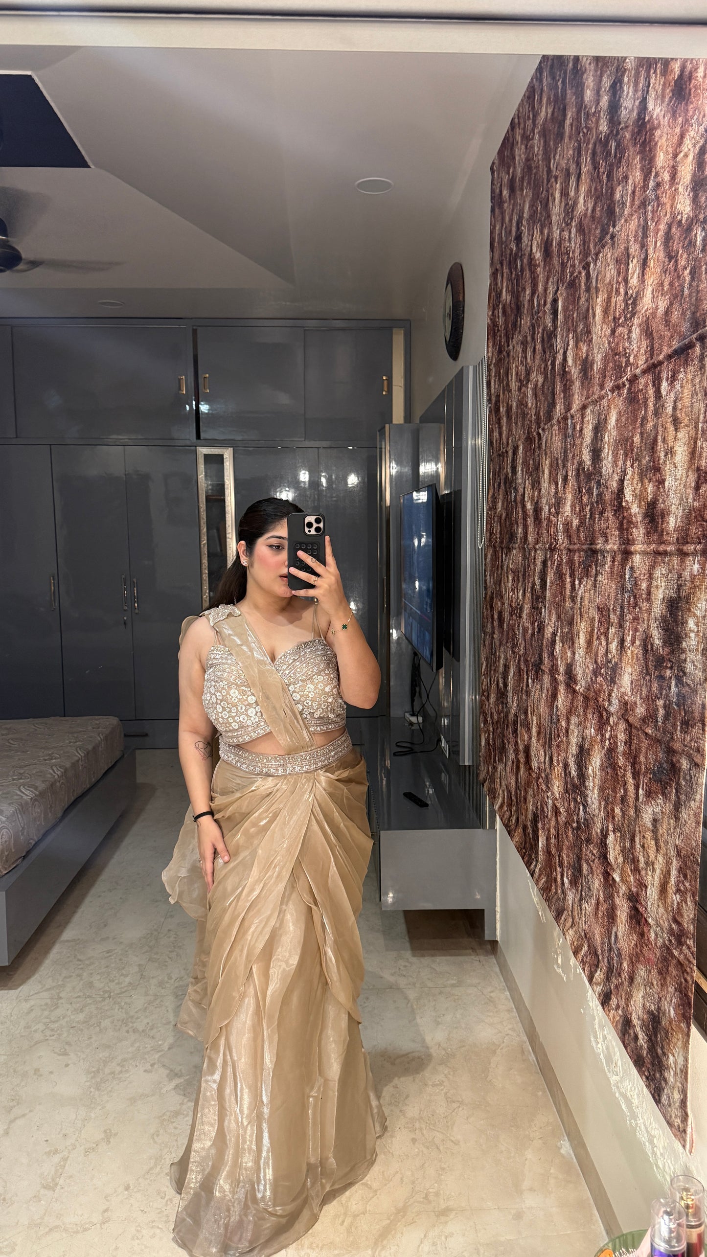 Roshni saree