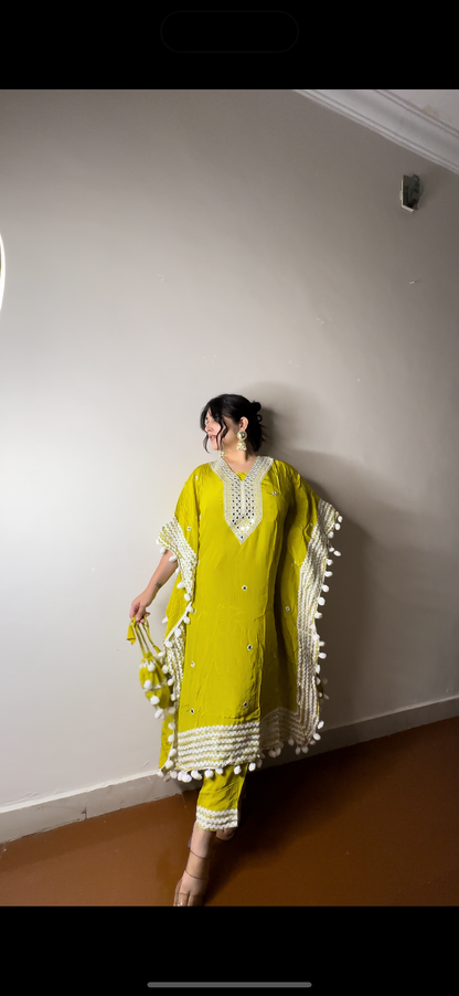 Neon trendy pompom kaftan