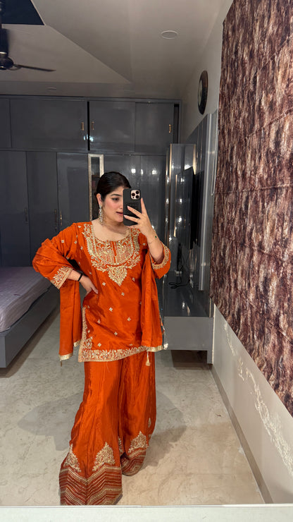 Saanvi suit set