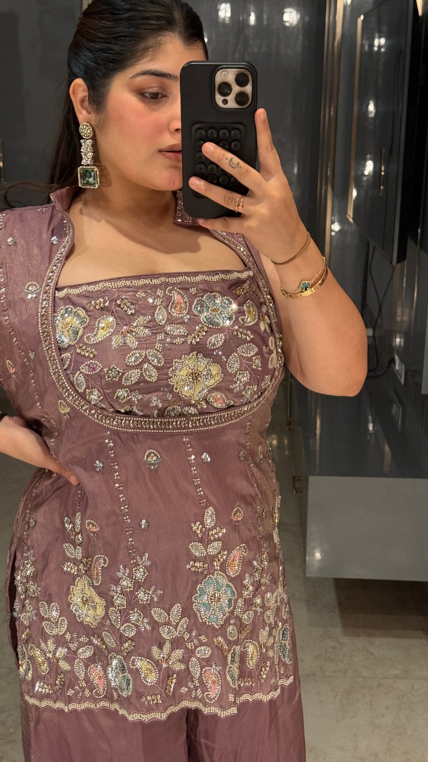 Soni outfit