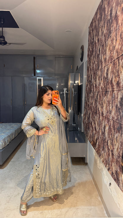 Aaina Kurta set