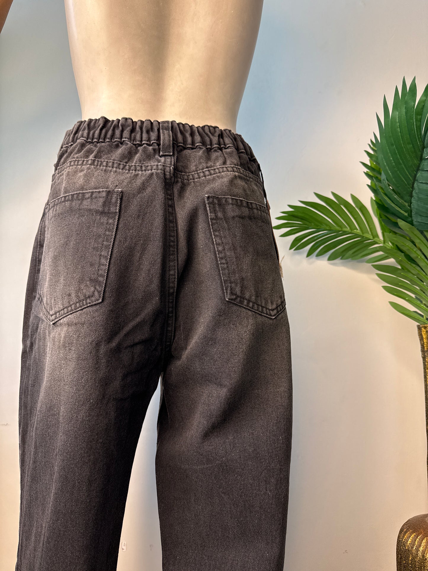 Charcoal mom fit femina denims