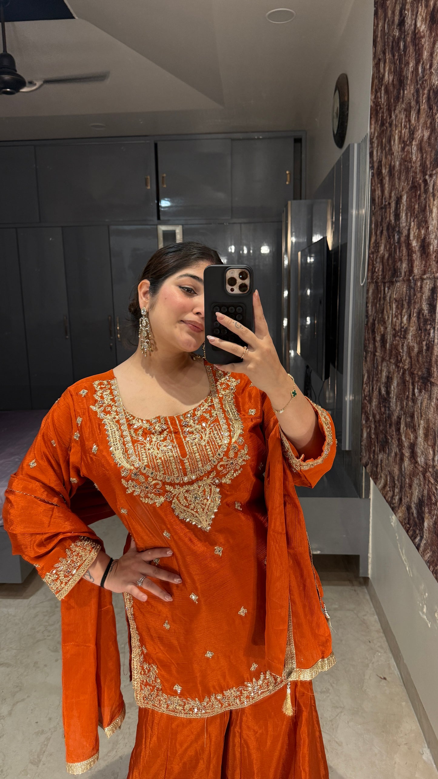 Saanvi suit set
