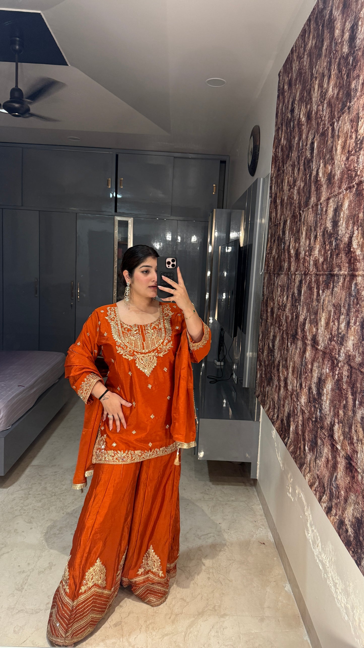 Saanvi suit set