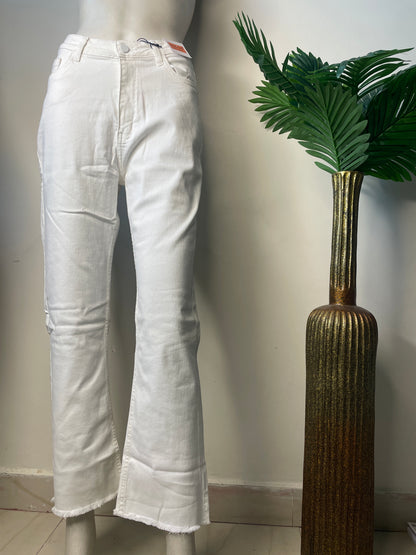 White bootcut(ankle length)820