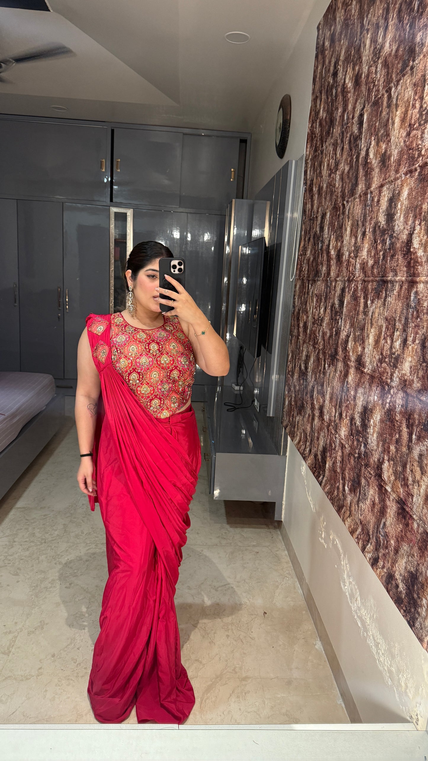 Gulaabi saree