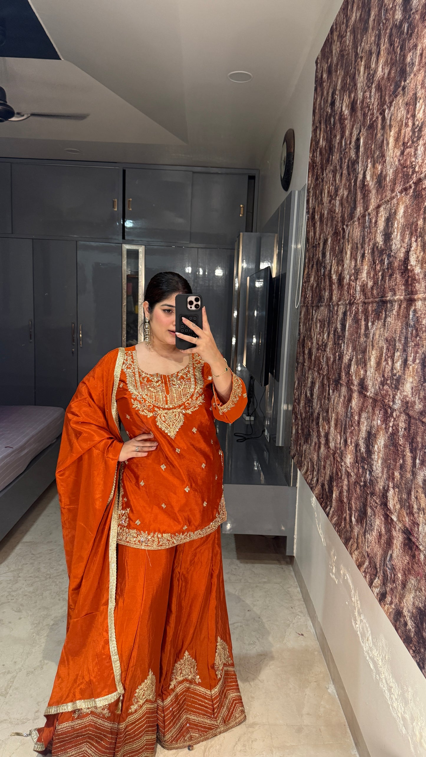 Saanvi suit set