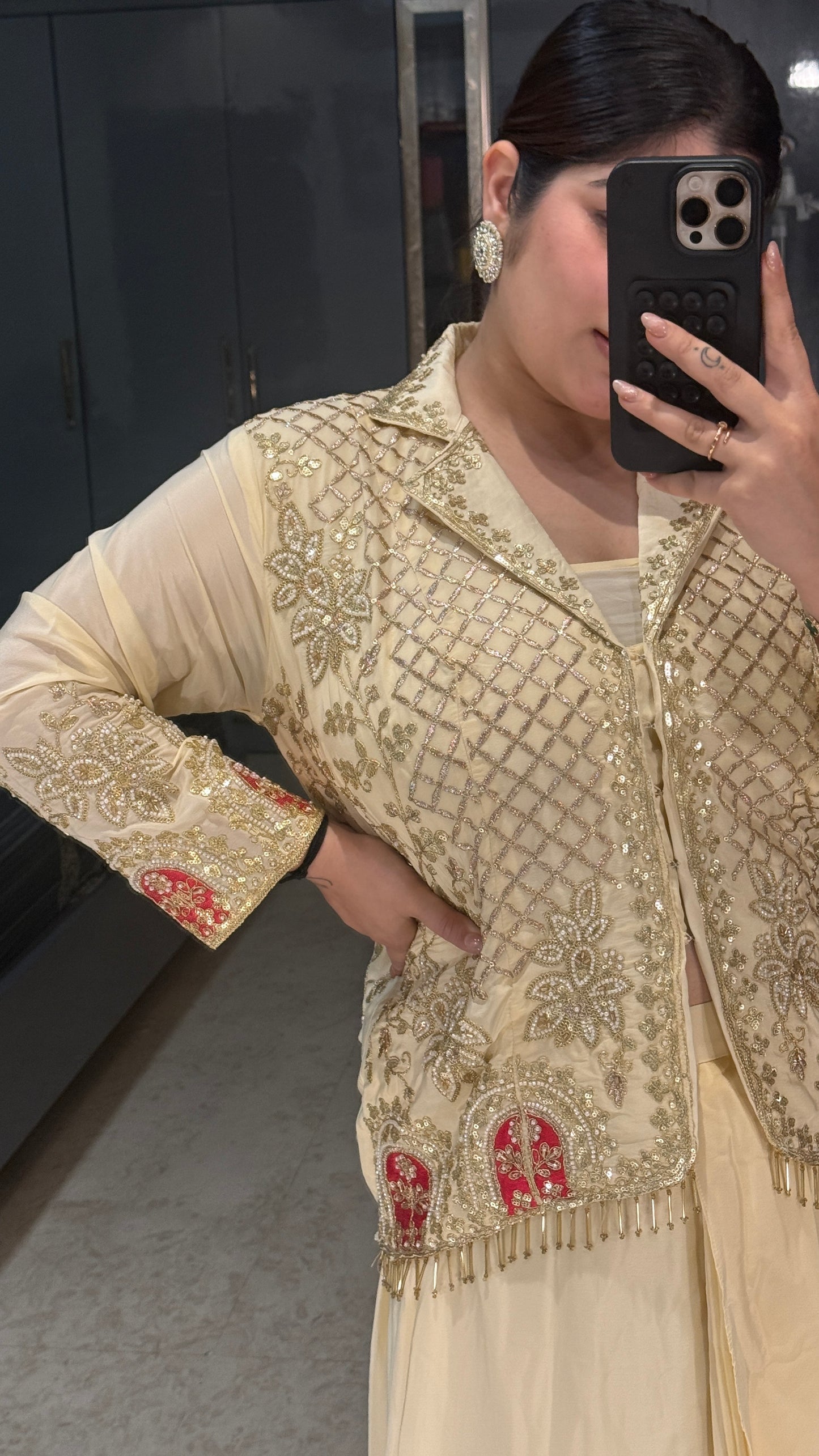 Myra outfit
