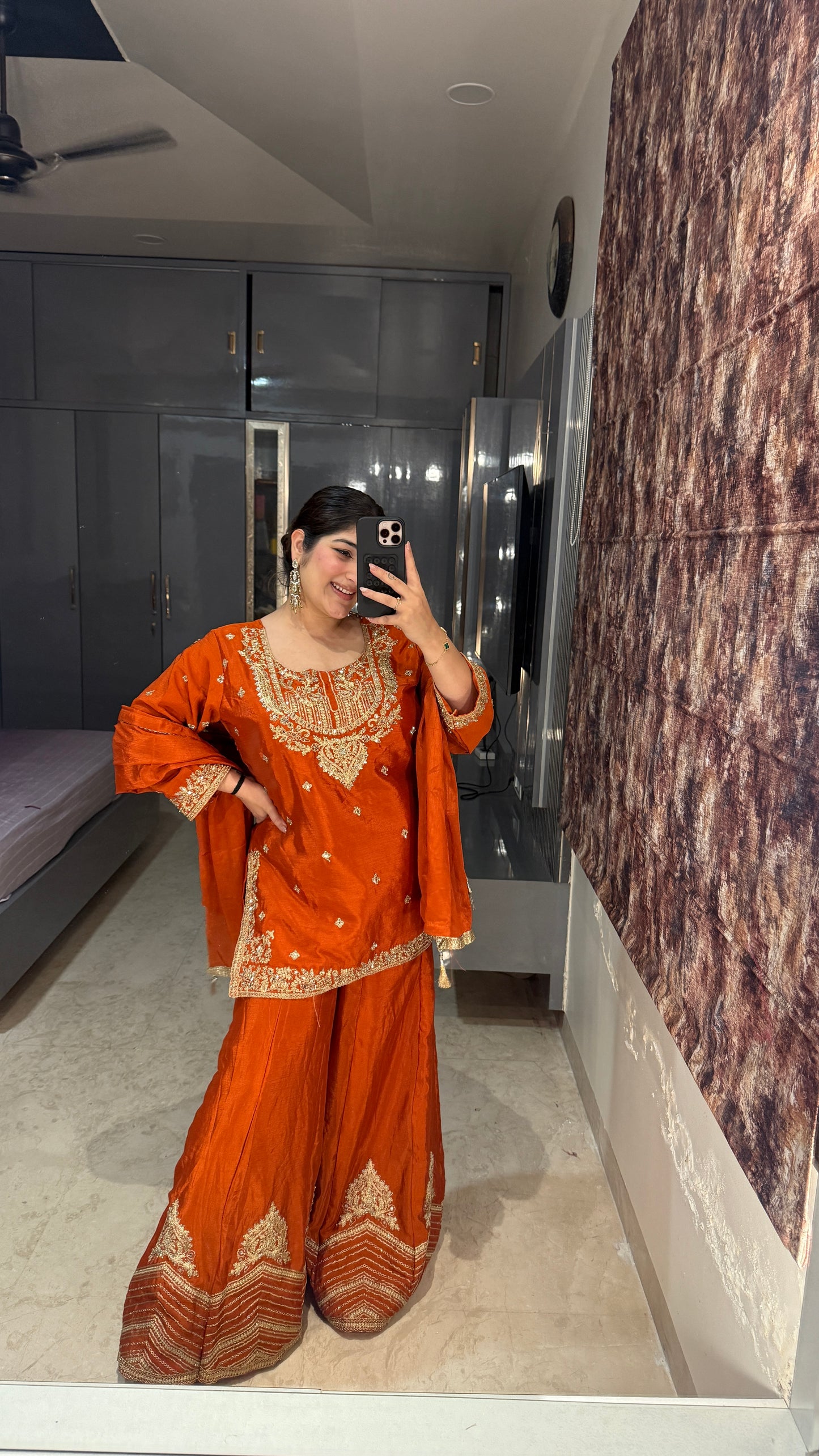 Saanvi suit set