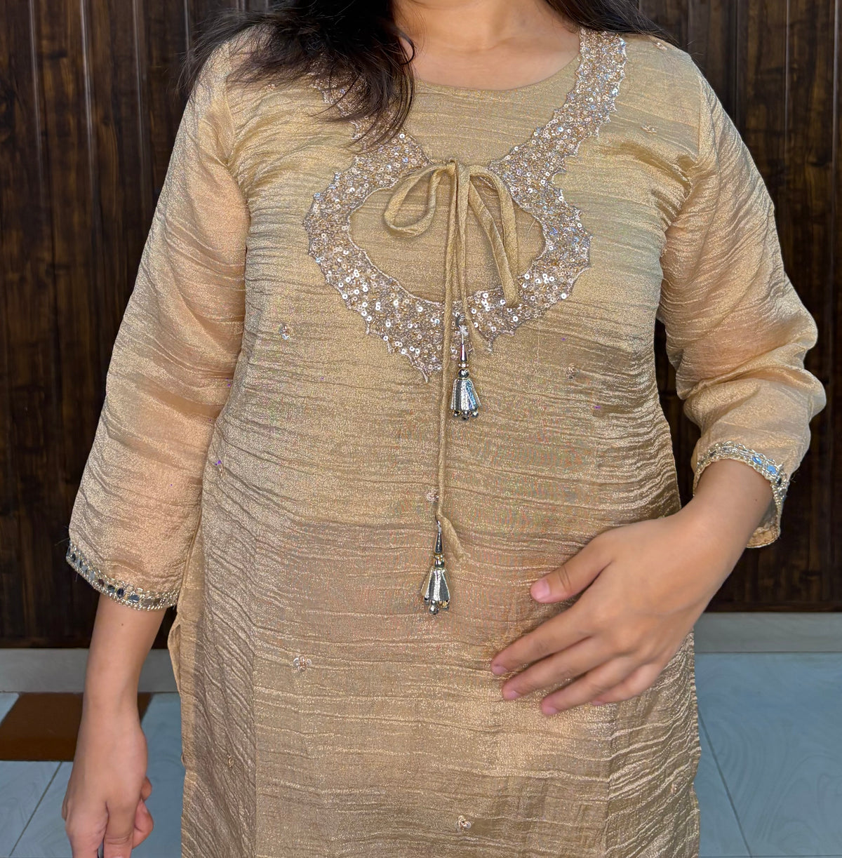 Zari circle neck(beige)