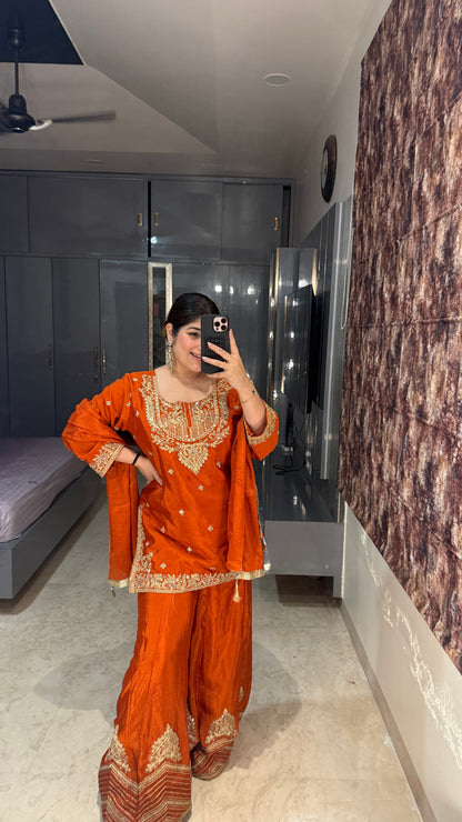 Saanvi suit set