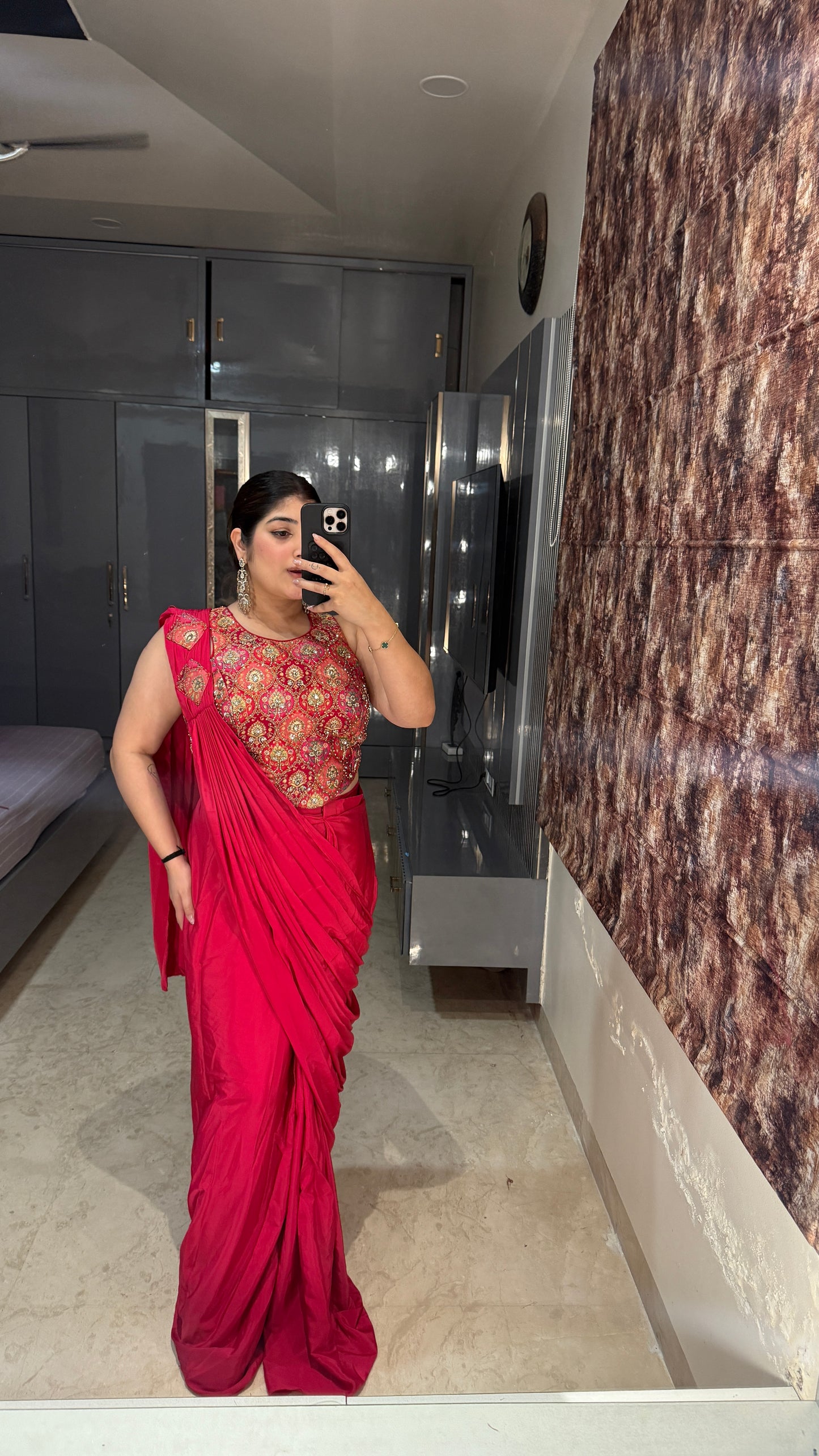 Gulaabi saree
