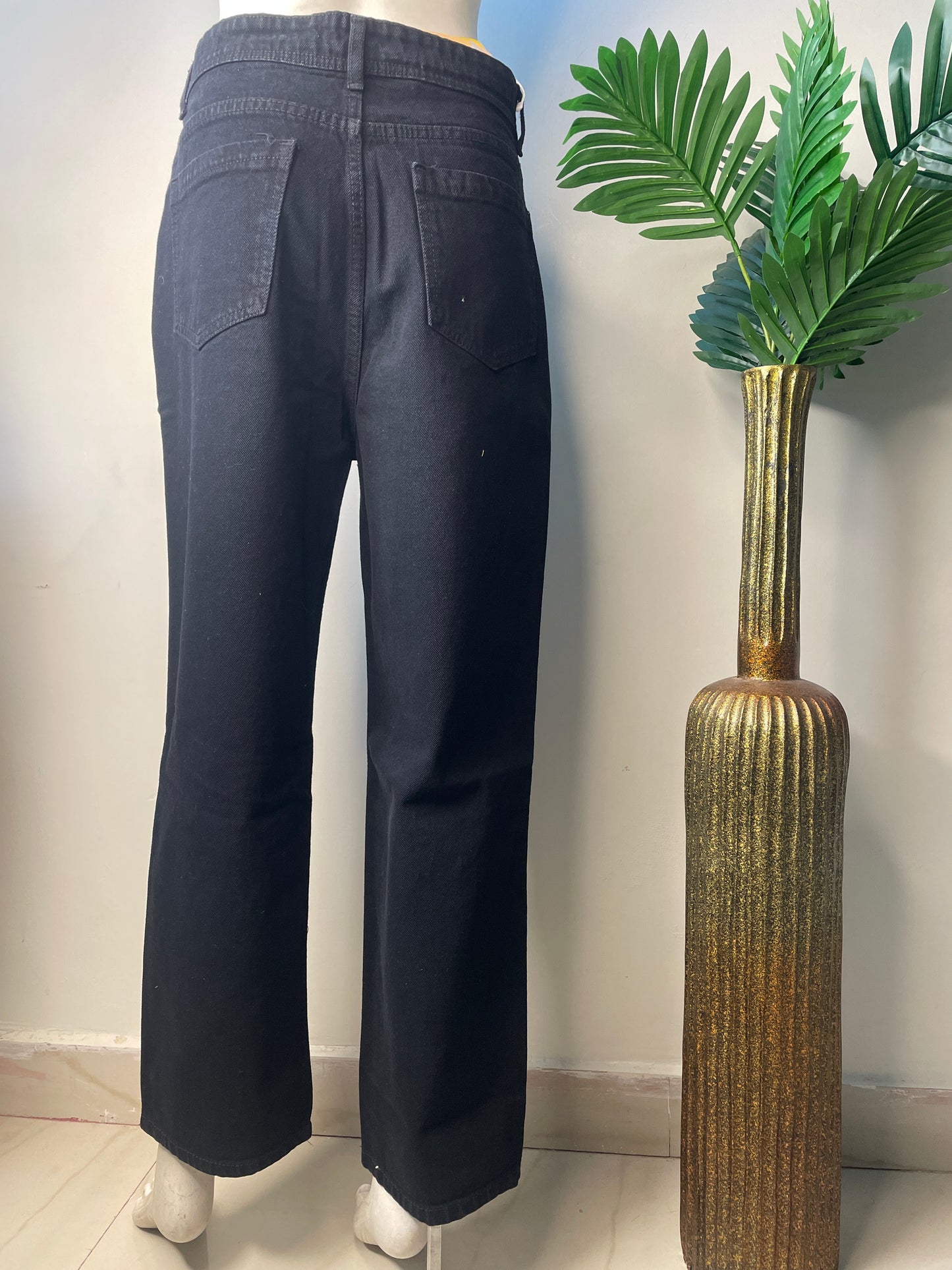 Black straight fit jeans (23120yellow)