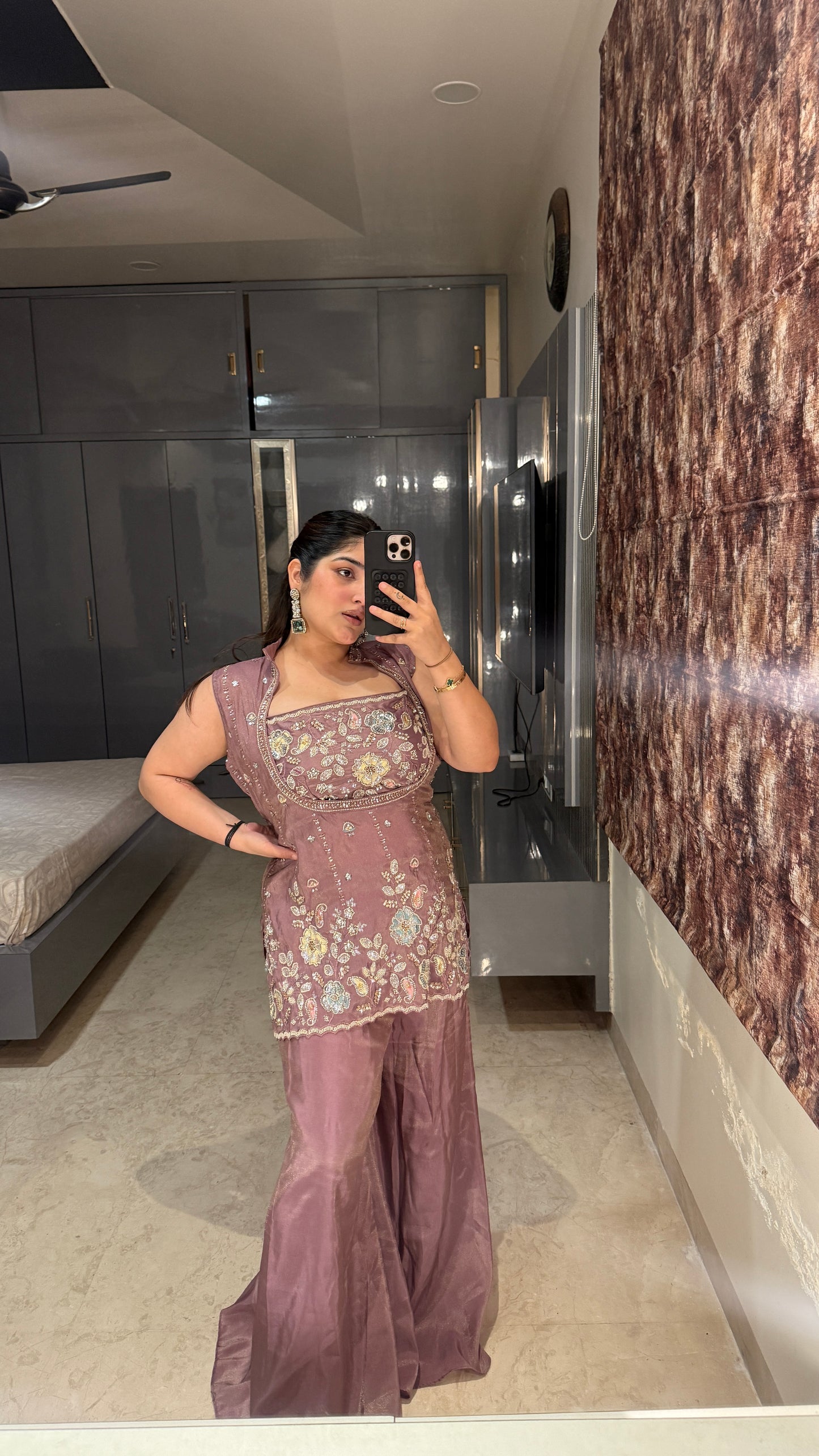 Soni outfit