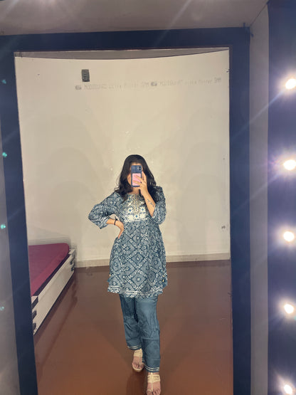 Short kurti and pant