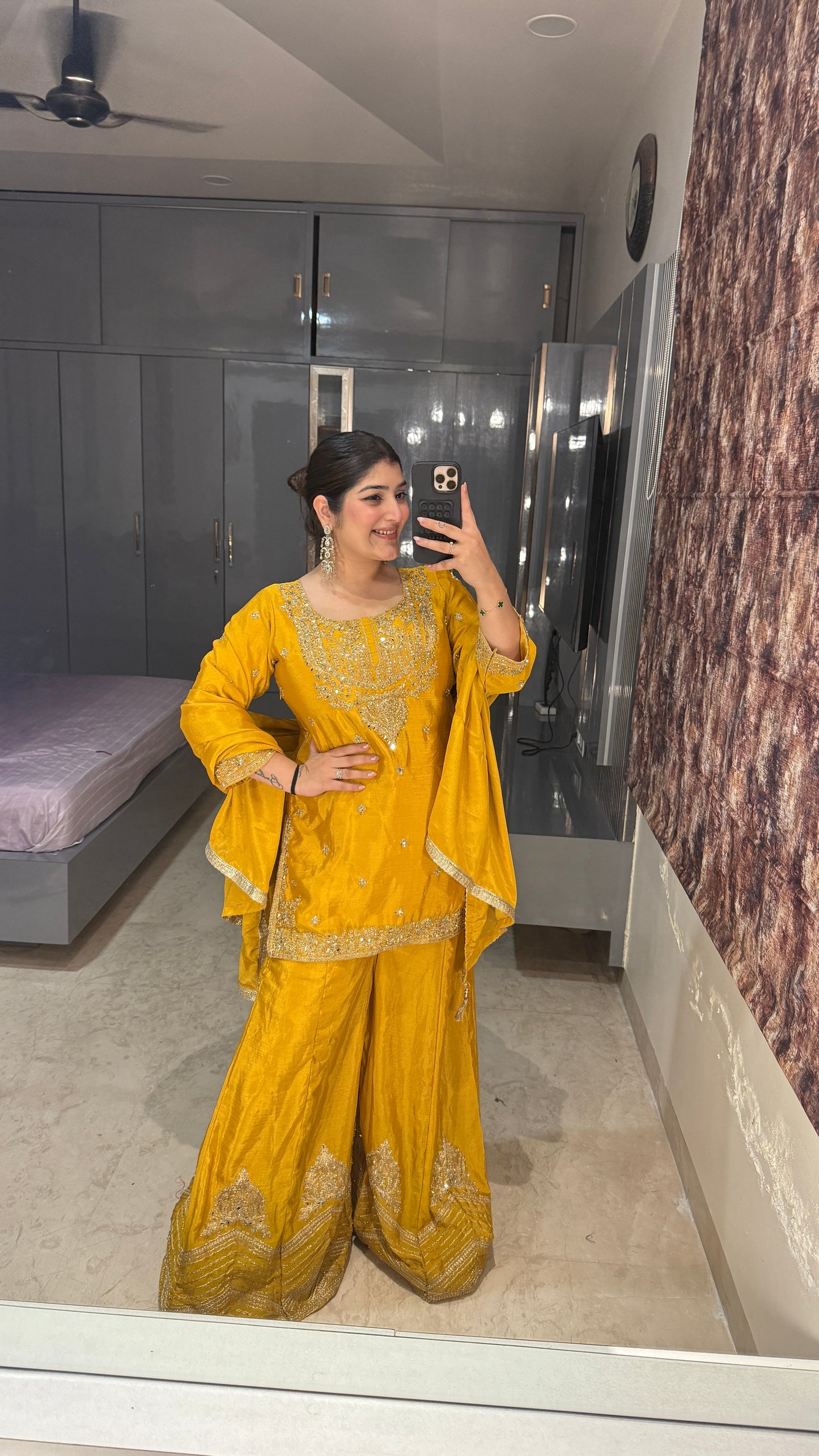 Saanvi suit set