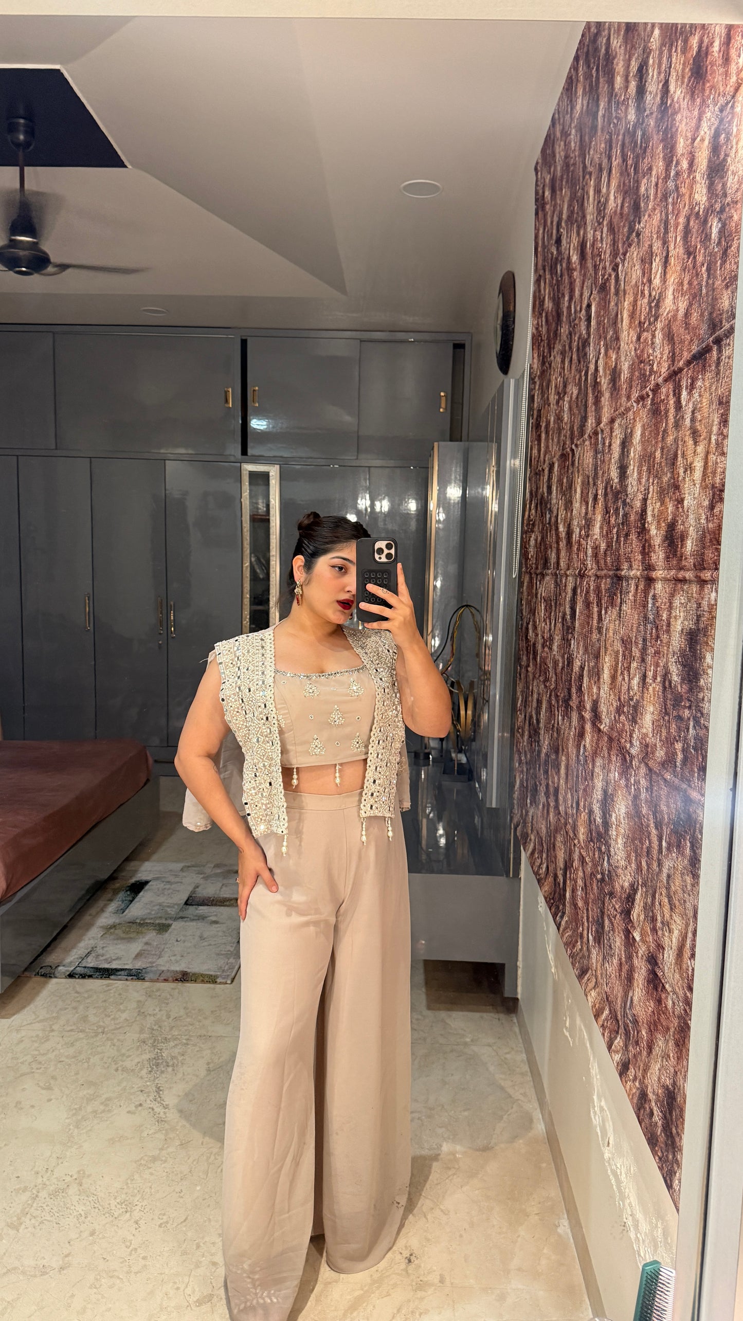 Tisha set