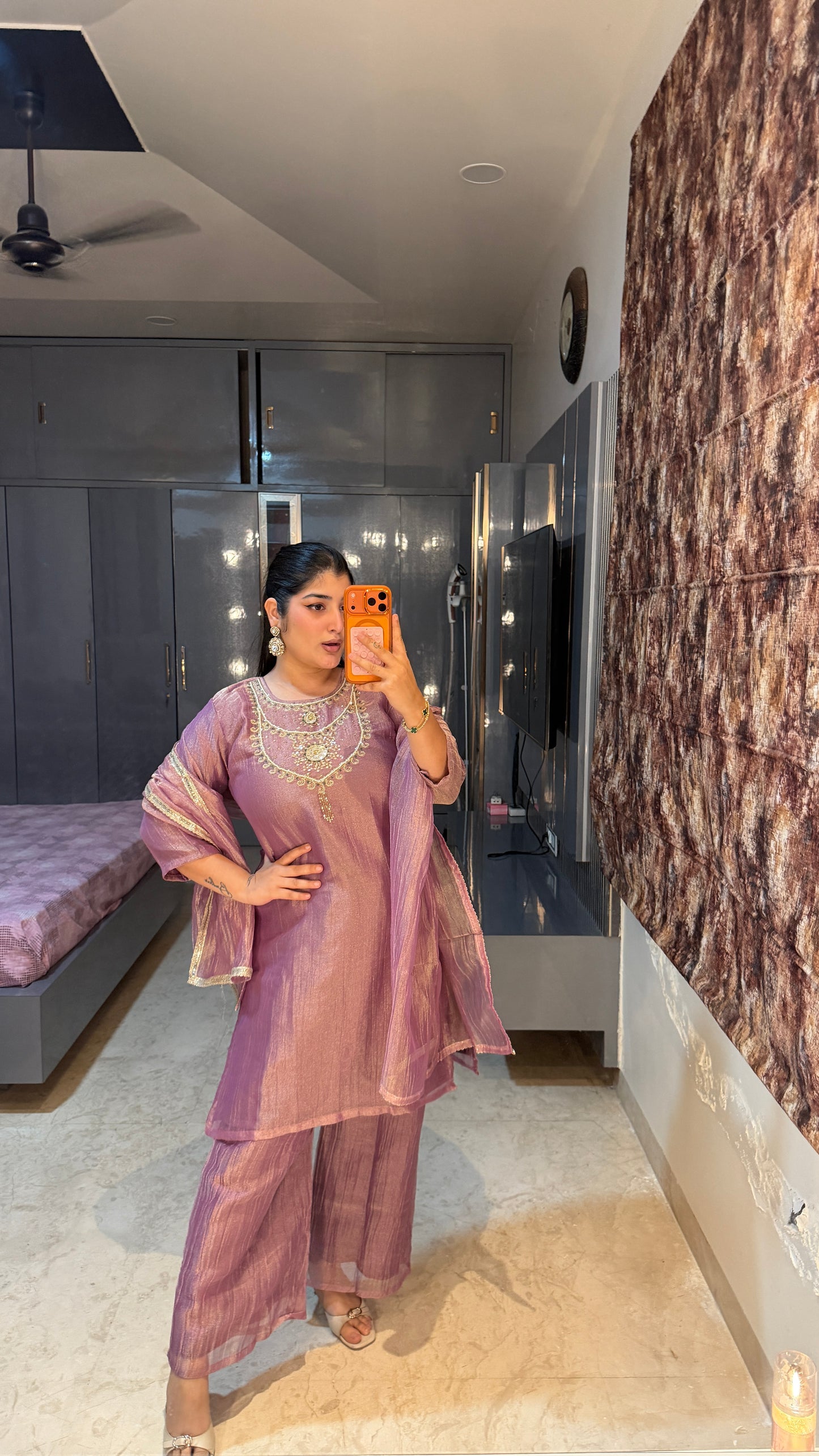 Zubaida set