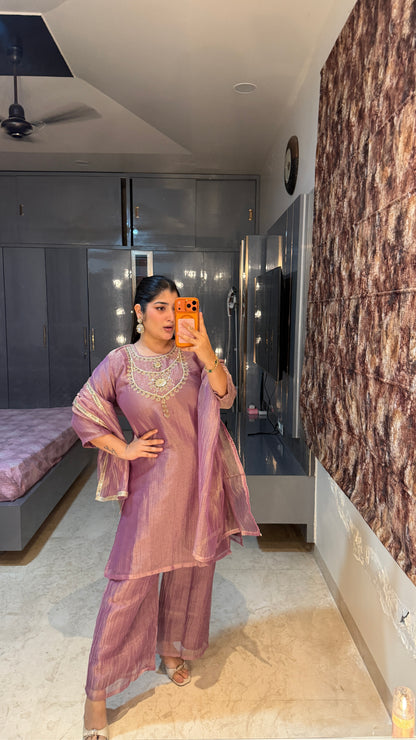 Zubaida set